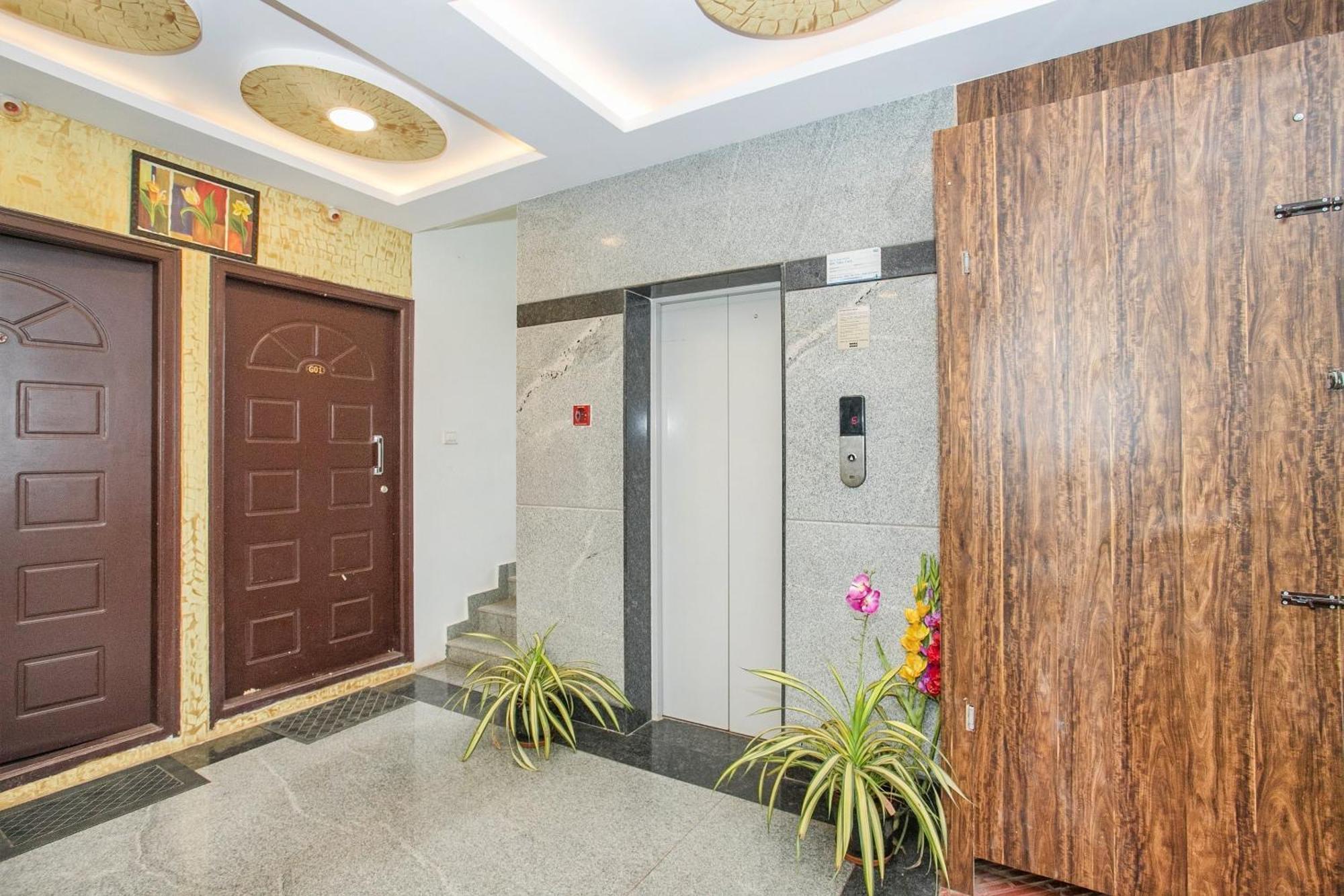 Manyata Royal Mac Otel Bangalore Dış mekan fotoğraf